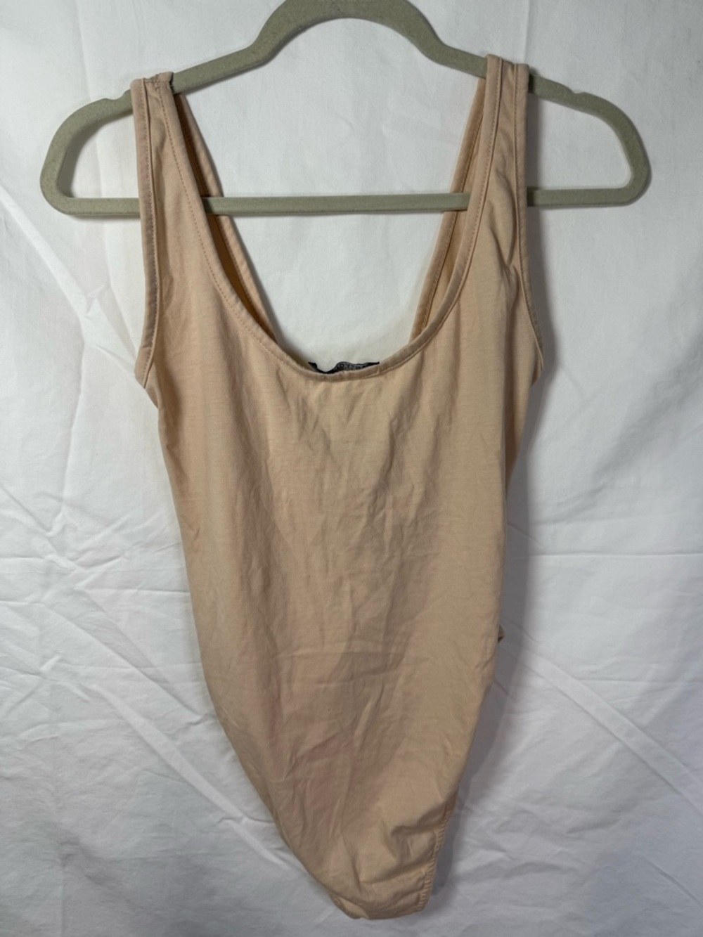 Nasty Gal Beige Ruched Front Sleeveless Bodysuit Size US 6 - Picture 3 of 5